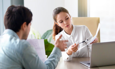 Trainees erklären Berufseinstieg Stagiaires expliquant l'entrée dans la vie professionnelle
